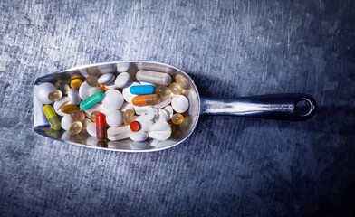 diverse Pillen, Kapseln, Tabletten 
