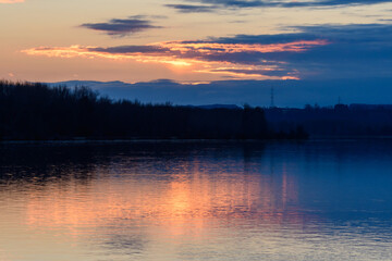 Fototapeta na wymiar sunrise at the danube river in austria on a winter morning