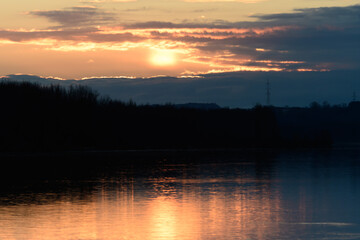 Fototapeta na wymiar sunrise at the danube river in austria on a winter morning
