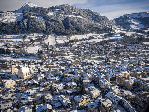 Kitzb&uuml;hel mit Kitzb&uuml;heler Horn aus der Luft