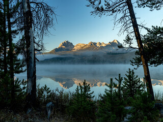 Mountain Lake and Sawtooth Mountain of Idaho morning