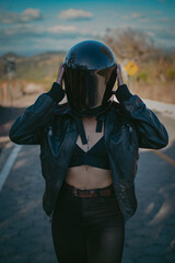 Girl Black © Leo Briones