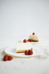 cake with strawberries