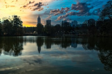 Fototapeta premium Panoramic view of Piedmont Park and Atlanta skyline