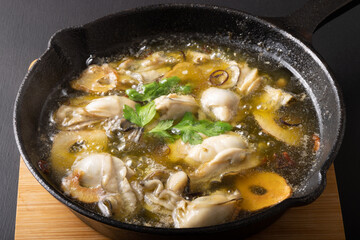 牡蠣のアヒージョ