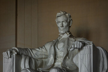 Obraz premium Partial View of the Abraham Lincoln Statue at the National Mall in Washington, D.C.