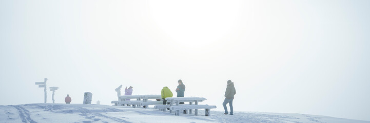Fototapeta premium Traumhafte Winterlandschaft auf der Wasserkuppe in der Rhön 10
