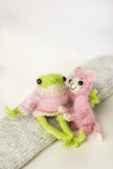knitted frog toy