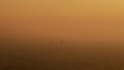 Obraz premium blurred of PM 2.5 smoke that builds up over Chiang Mai during dry season and PM 2.5 dust is still health concern for Chiang Mai people because PM 2.5 dust levels exceed health safety standards.