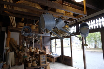 昭和レトロな【荒物屋（家庭用雑貨点）】の店頭風景
