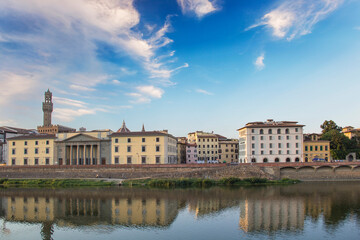 Fototapeta na wymiar Beautiful view of the banks of the Arno River in Florence, Italy