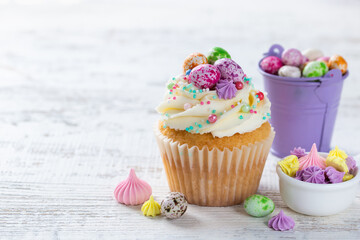 Beautiful festive Easter cupcakes