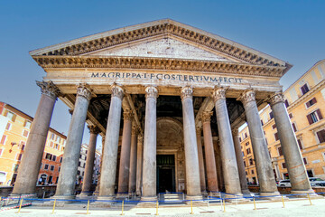 Vorhalle (Pronaos) des Pantheons in Rom