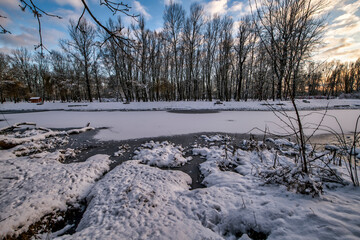 zima, śnieg, drzew, krajobraz, przeziębienie, bory, charakter, lodu, mr&oacute;z, drzew, biała, rzeka, niebo, droga, park, lukrowane, pora roku, woda, scena, galąz, blękit, drewna, śnieżny, drewna, obszar&oacute;w 