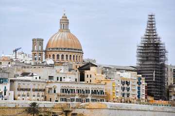 Fototapeta na wymiar old buildings in the area of Valletta - Place to visit in Malta.