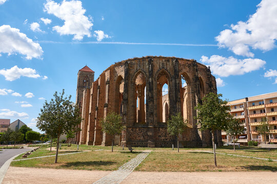 Ruine der  Kirche Sankt Nikolai (auch Sankt Nicolai) in Zerbst Sachsen-Anhalt