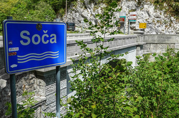historische Steinbrücke (Napolenbrücke) bei Kobarid im Triglav Nationalpark