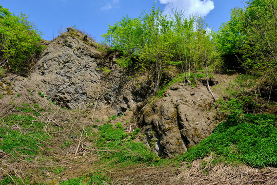 Basaltsteinbruch am Bramberg im Naturpark Haßberge, Landkreis Haßfurt,  Unterfranken, Franken, Bayern, Deutschland