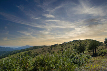 Aussicht über die albanischen Alpen im Sommer