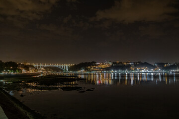Fototapeta na wymiar Porto e Vila Nova de Gaia 