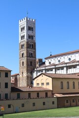 Fototapeta na wymiar campanile di San Martino a Lucca