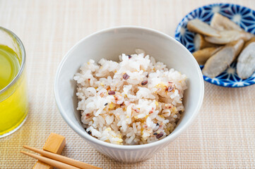 朝食の雑穀米ご飯