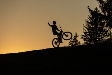 Obraz premium MTB-Sunset ride 