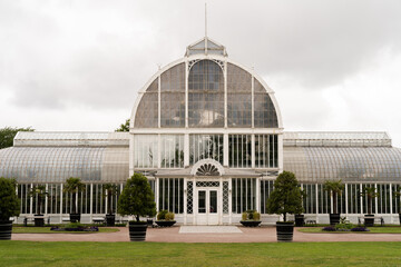 Fototapeta na wymiar greenhouse in the park