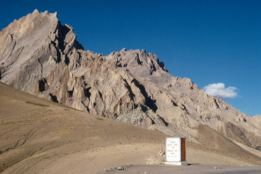 Srinagar Leh Road in Himalaya