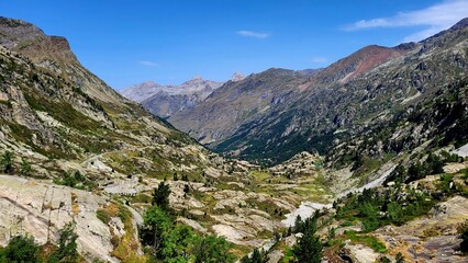 Fototapeta na wymiar Panoramic view of a Pyrenees valley