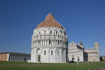 2022.07.15 Italy, Pisa, San Giovanni baptistery
evocative image of the baptistery of San Giovanni in Piazza dei Miracoli, the largest
baptistery of the world under a clear sky

