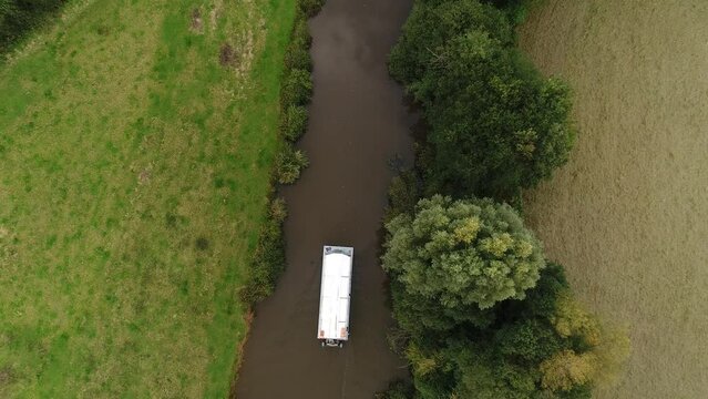P&eacute;niche sur la Douve, dans le Cotentin, Normandie, France