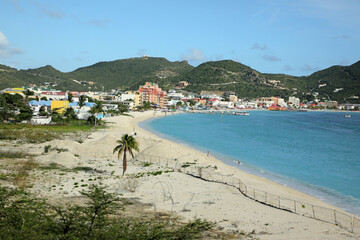 Fototapeta na wymiar Strand auf St. Maarten - Karibische Insel
