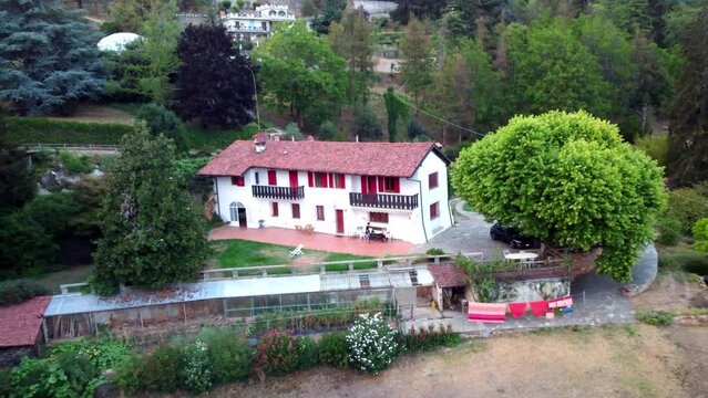 Distinctive L'Uovo E La Faina Bed And Breakfast In Green Nature, Cuneo, Italy    