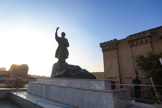 statue of poet Almutanabi in Baghdad Iraq