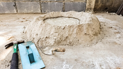 Mortar mixing and construction tools