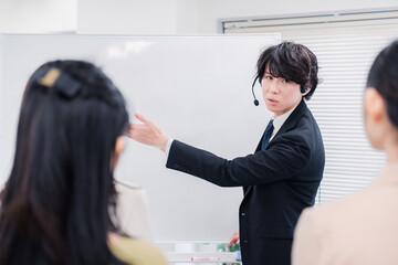 ビジネス講師の男性
