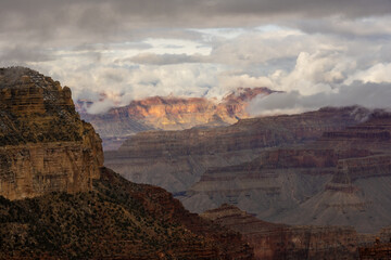 Fototapeta na wymiar Break in the Rain Drops Clouds into the Grand Canyon