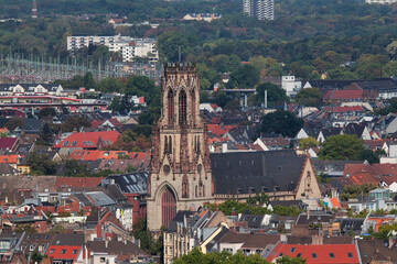 Köln, St. Agnes Kirche im städtischen Umfeld