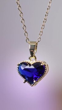 cadena corazon azul
