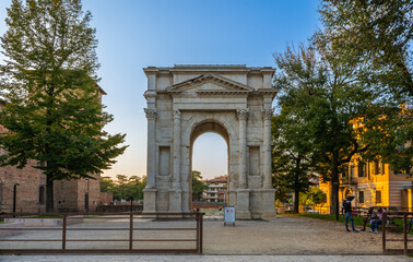 Fototapeta na wymiar the Gavi Arch, a monument celebrating an important patrician family of the first century AD - Verona city, Veneto region, northern Italy - September 9, 2021