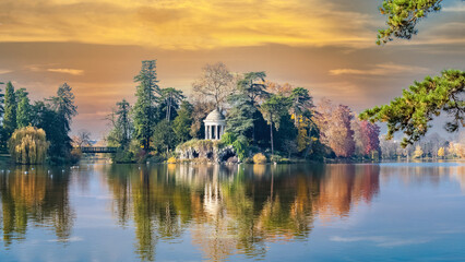 Vincennes, the temple of love on the Daumesnil lake.
