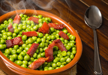 Guisantes con jamón