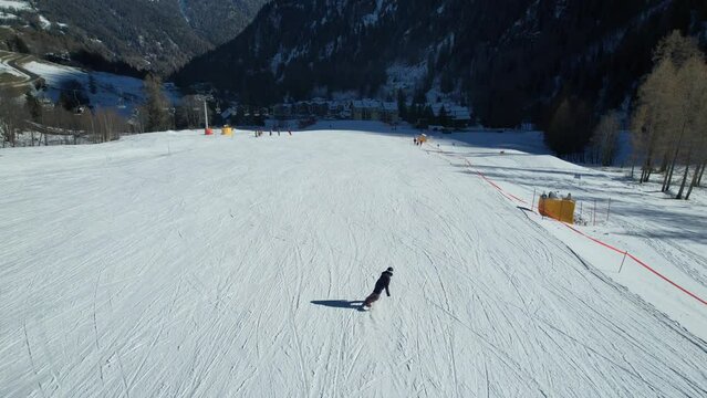 sci sciare snowboard settimana bianca divertimento 