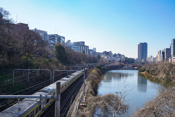 市ヶ谷周辺のお堀と電車