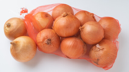 野菜ネットに入った玉ねぎ