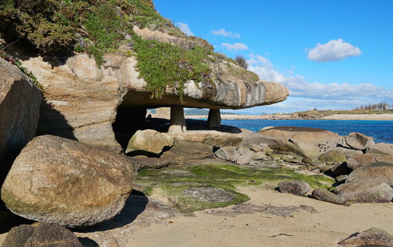 Rock formation on the ocean shore, Atlantic coast, Sanxenxo, Rias Baixas, Galicia, Spain
