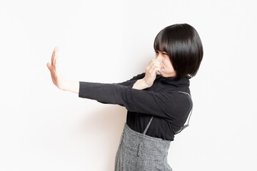 臭くて困っている若い女性