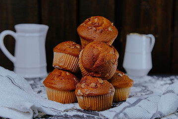 Many cupcake