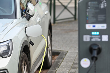auto voiture électrique station borne recharge charge rechargement chargement batterie autonomie...